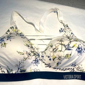 Victoria’s Secret sport bra